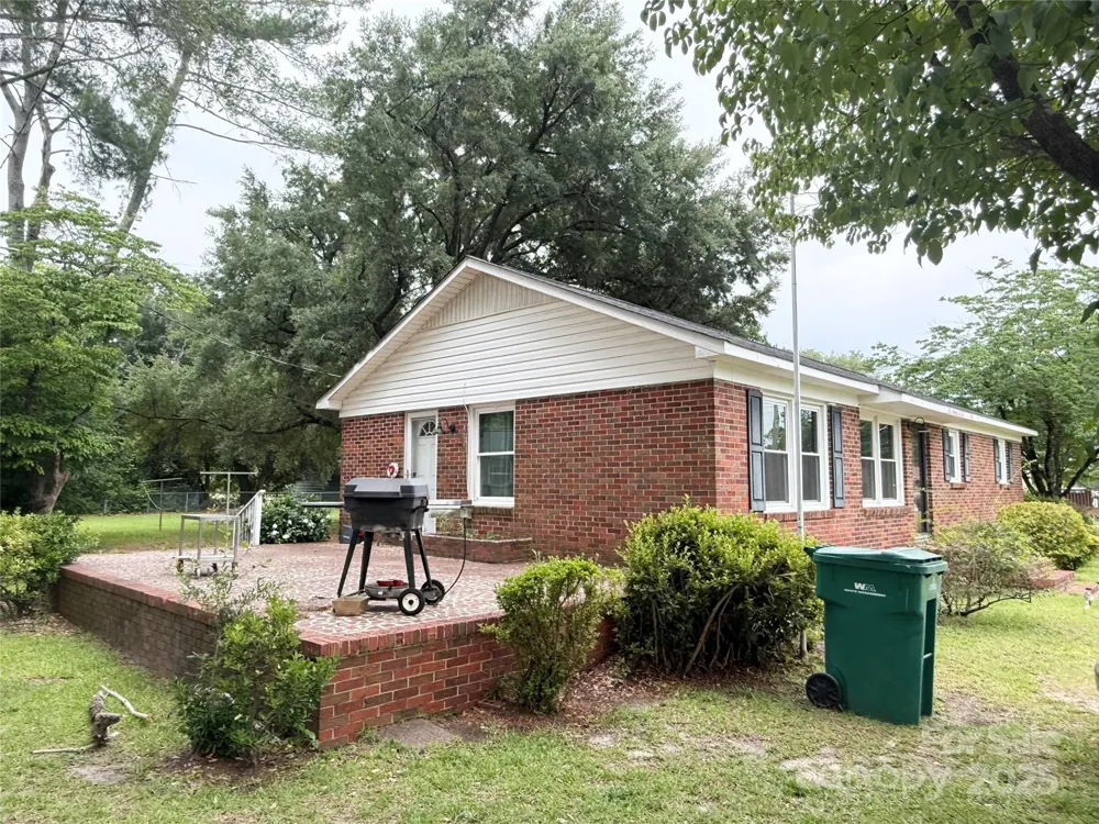 101 Windsor Drive Cheraw, SC 29520