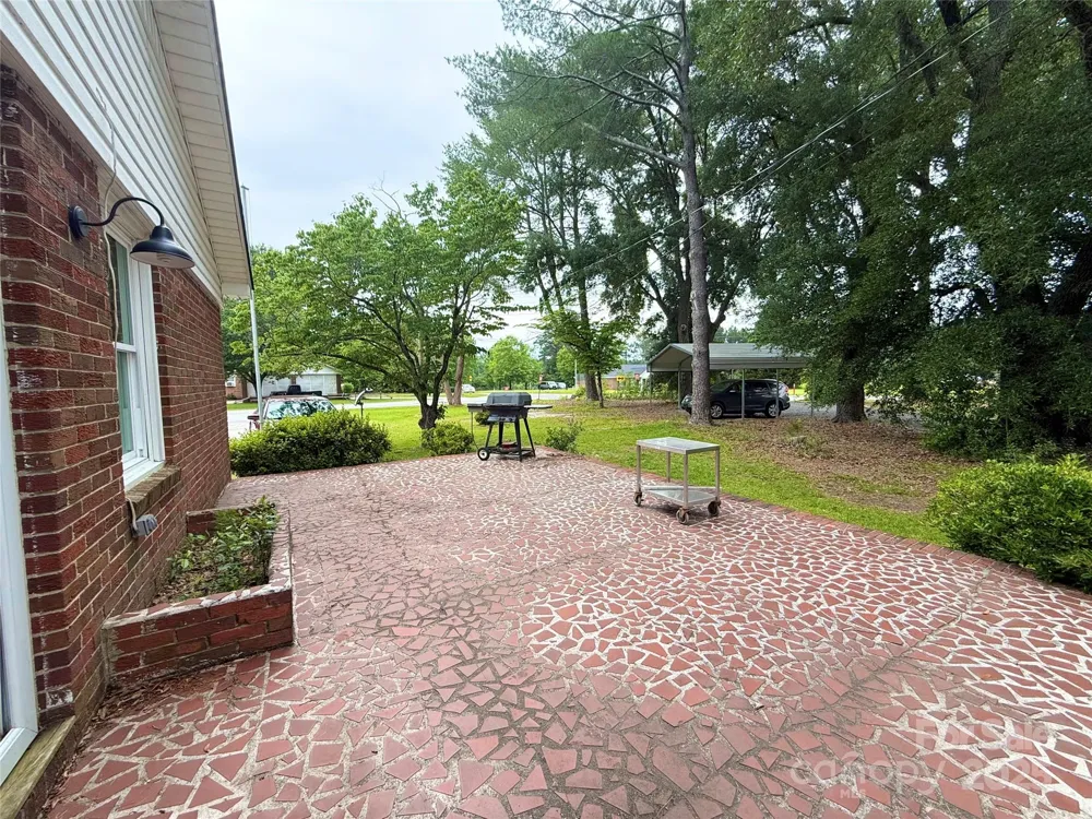 101 Windsor Drive Cheraw, SC 29520
