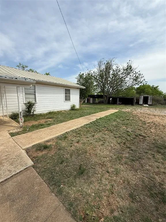 701 Perry Santa Anna, TX 76878