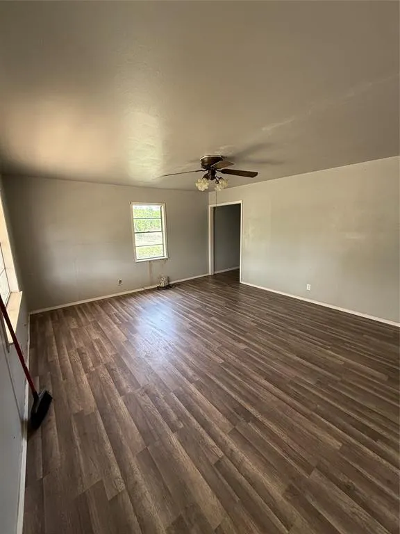 701 Perry Santa Anna, TX 76878