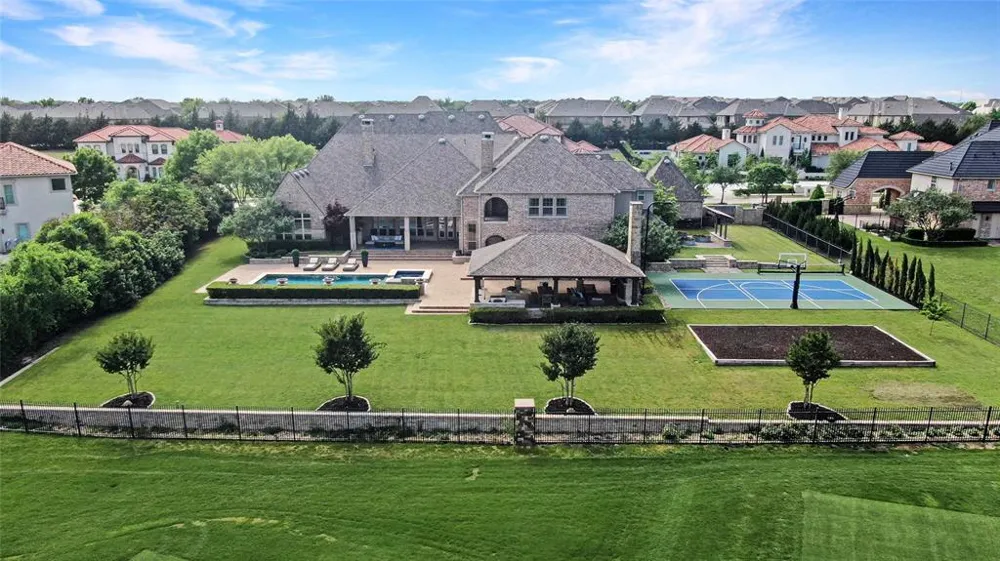 5409 Twin Cities Lane McKinney, TX 75070
