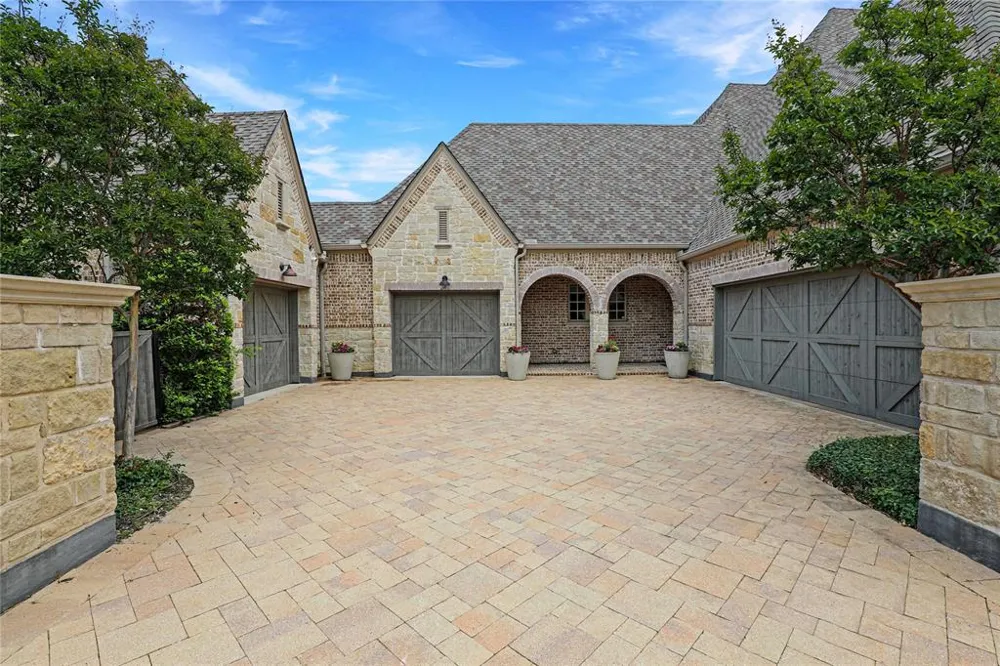5409 Twin Cities Lane McKinney, TX 75070