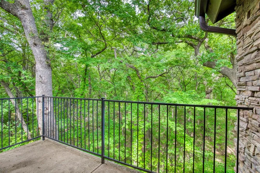 711 Pearl Cove Oak Point, TX 75068