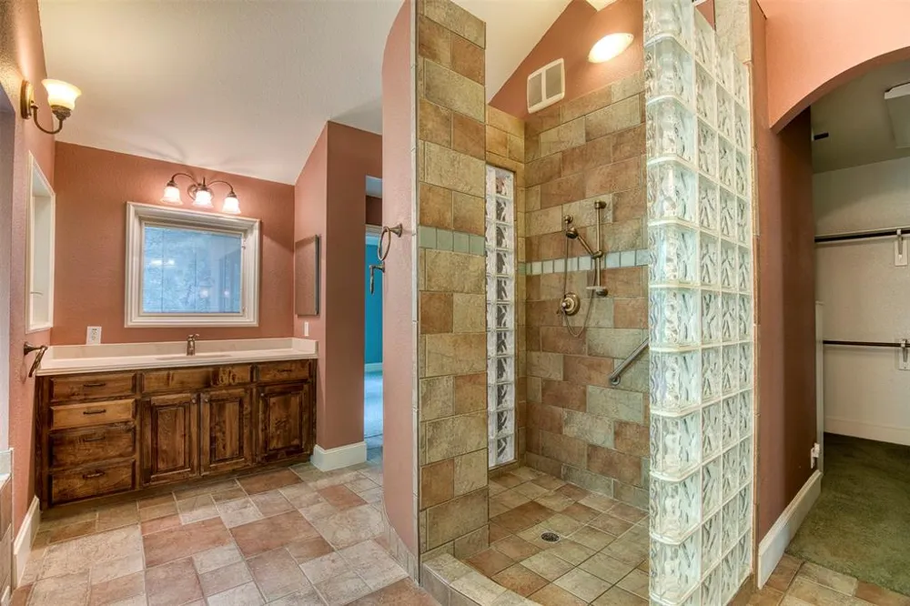 711 Pearl Cove Oak Point, TX 75068