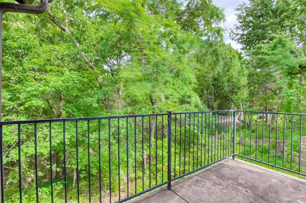 711 Pearl Cove Oak Point, TX 75068