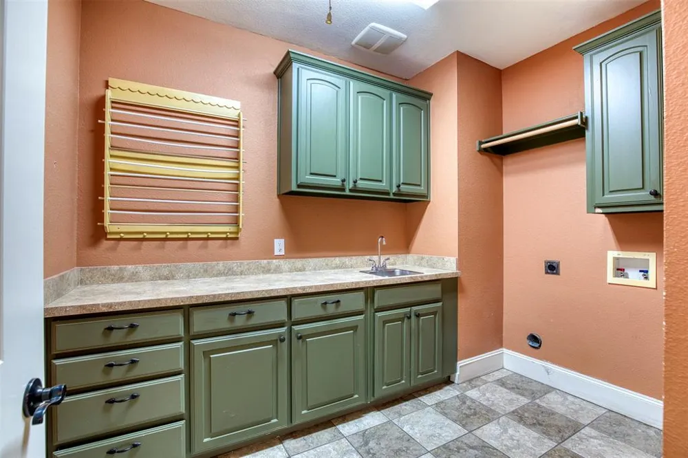 711 Pearl Cove Oak Point, TX 75068