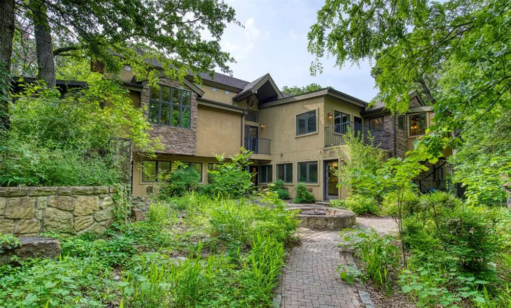 711 Pearl Cove Oak Point, TX 75068