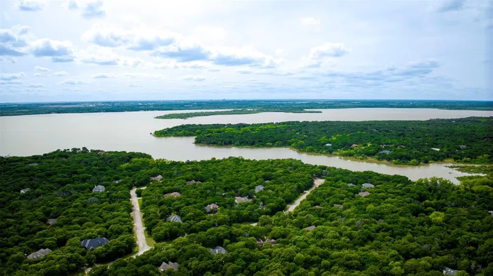 711 Pearl Cove Oak Point, TX 75068