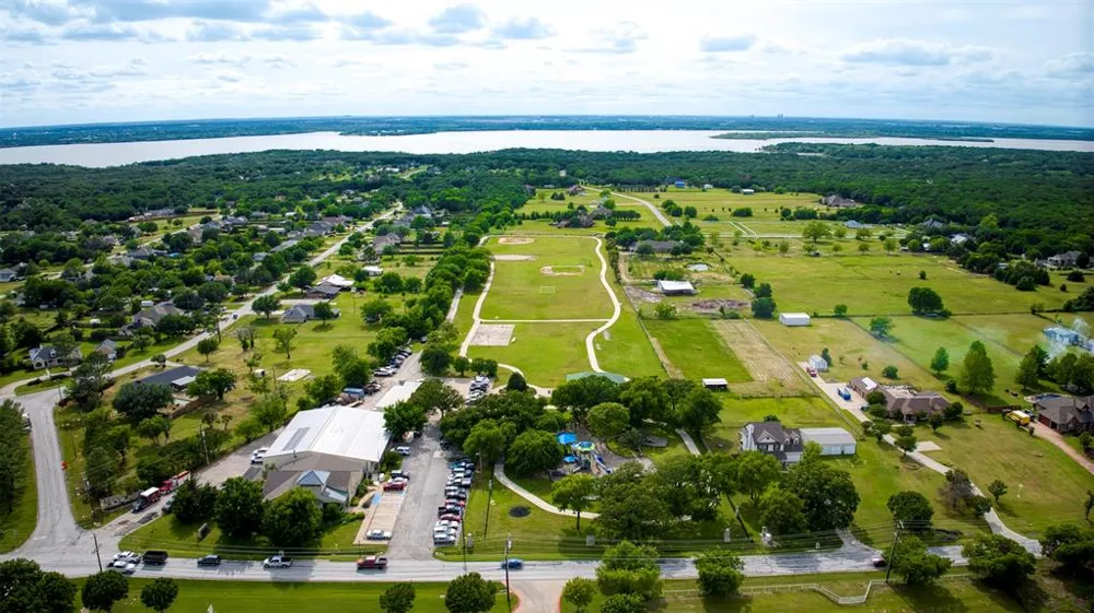 711 Pearl Cove Oak Point, TX 75068