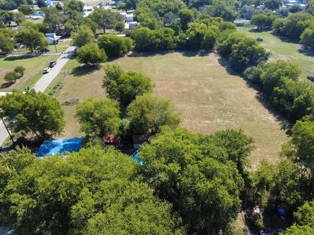 Central Avenue Newark, TX 76071