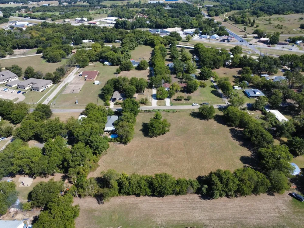 Central Avenue Newark, TX 76071