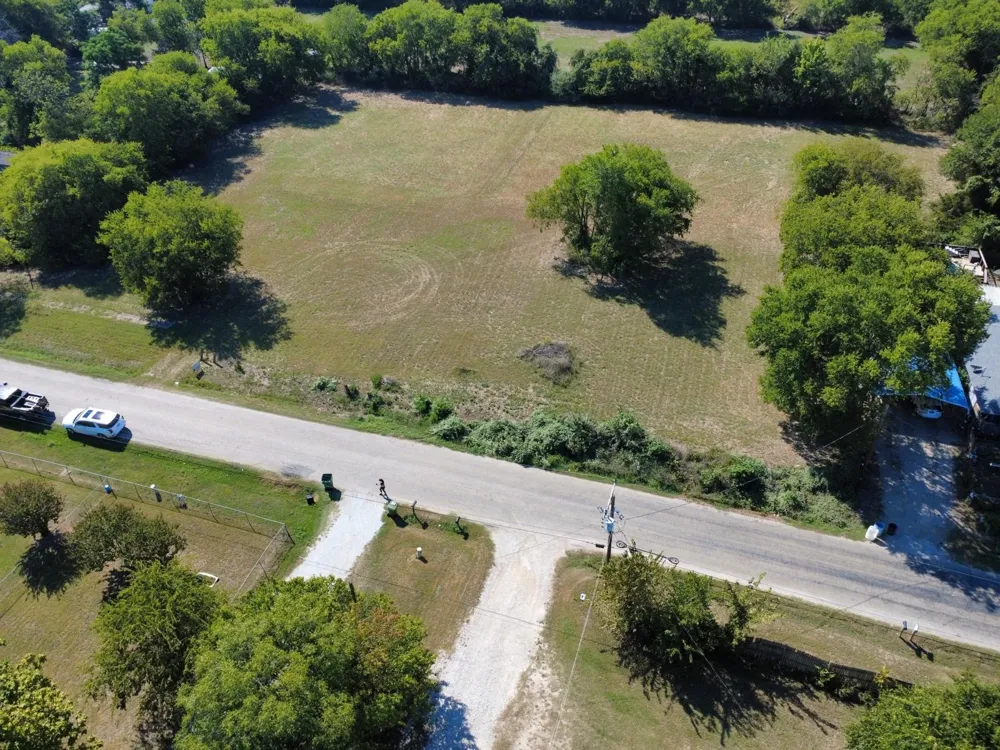 Central Avenue Newark, TX 76071