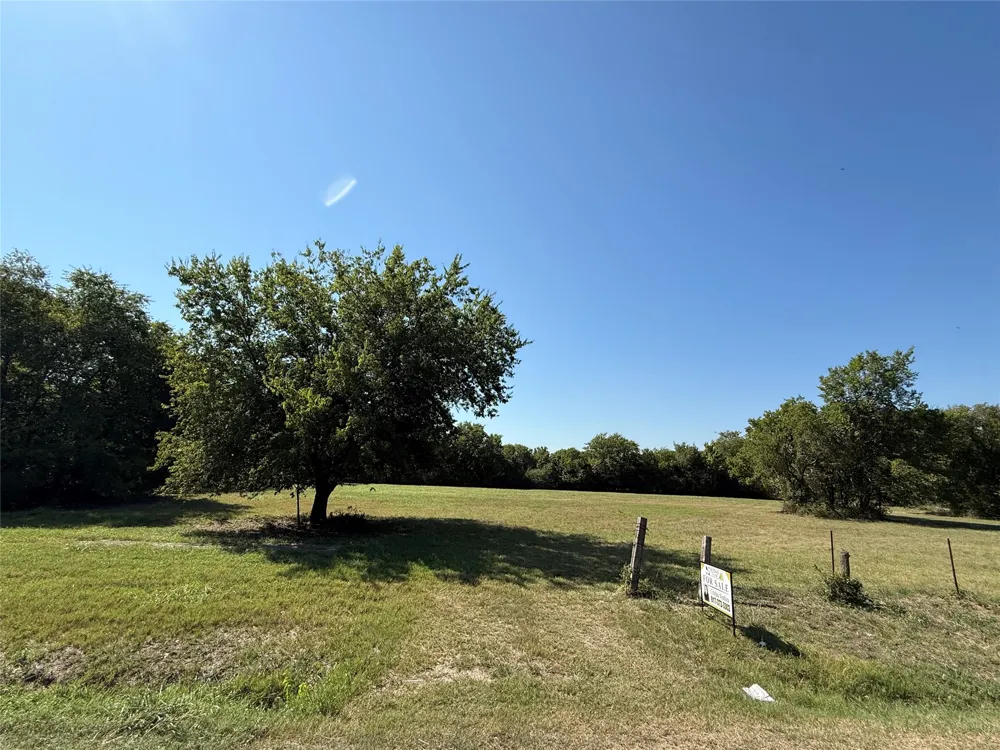 Central Avenue Newark, TX 76071