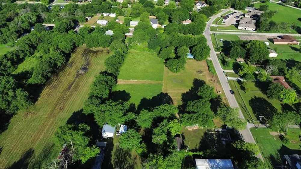 Central Avenue Newark, TX 76071