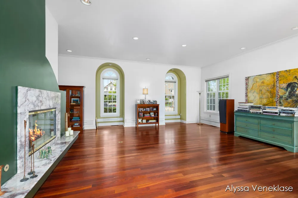 404 Shore Drive South Haven Charter Township, MI 49090