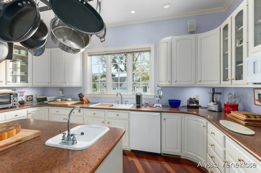404 Shore Drive South Haven Charter Township, MI 49090