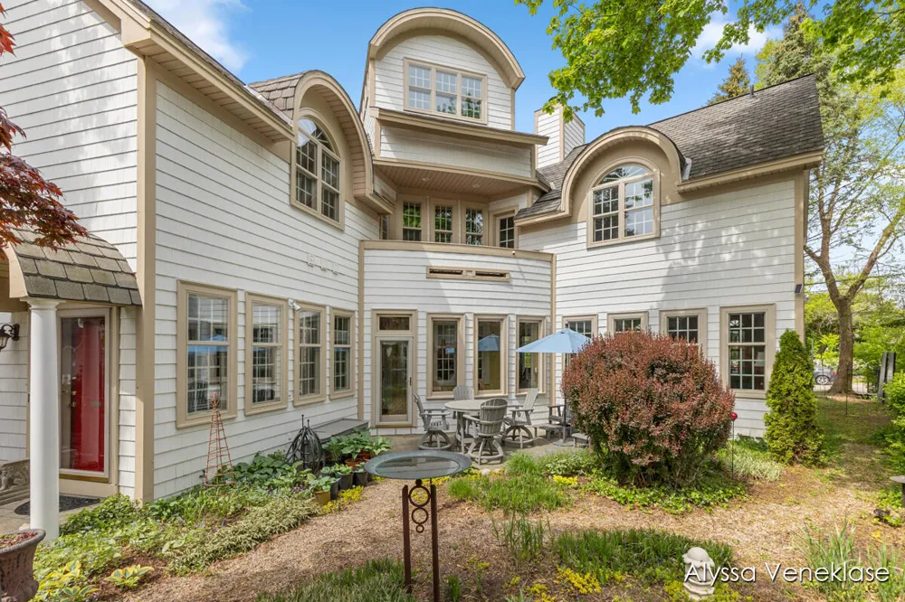 404 Shore Drive South Haven Charter Township, MI 49090