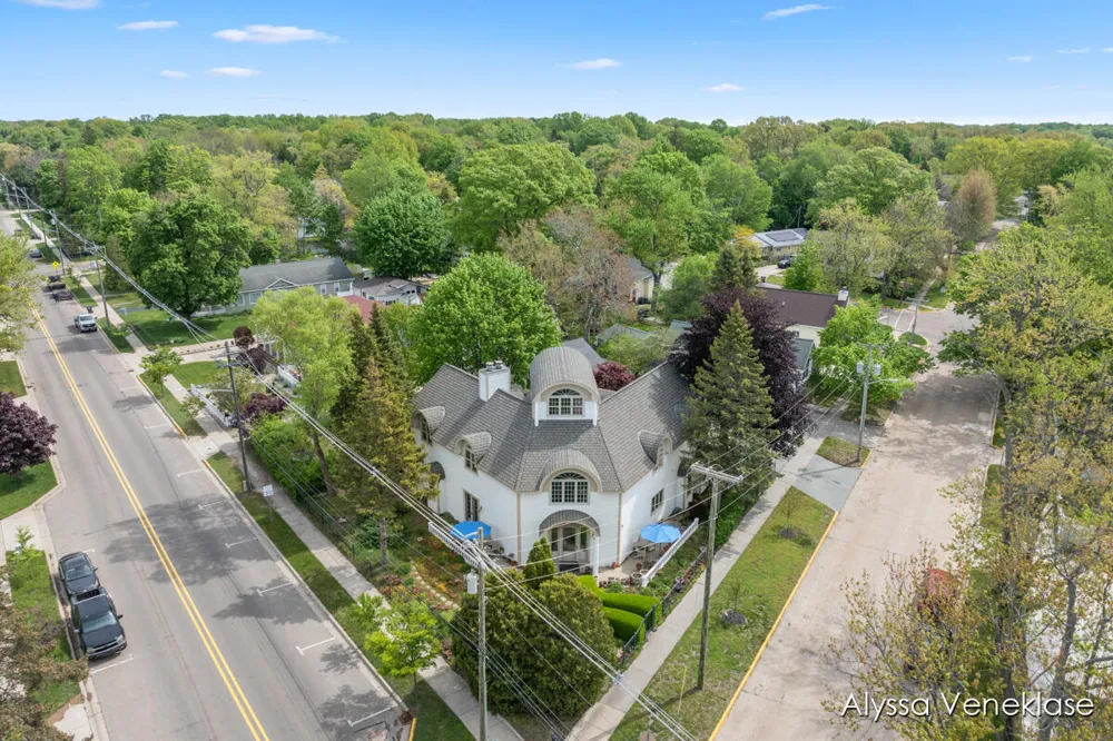 404 Shore Drive South Haven Charter Township, MI 49090