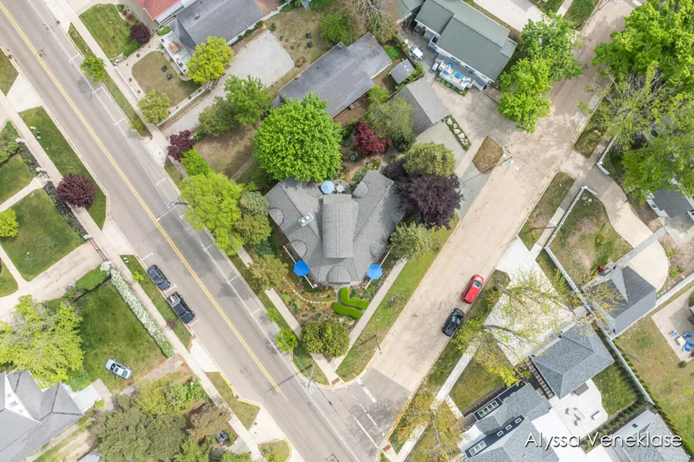 404 Shore Drive South Haven Charter Township, MI 49090