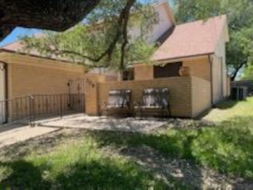 306 S Arnold Street Lampasas, TX 76550