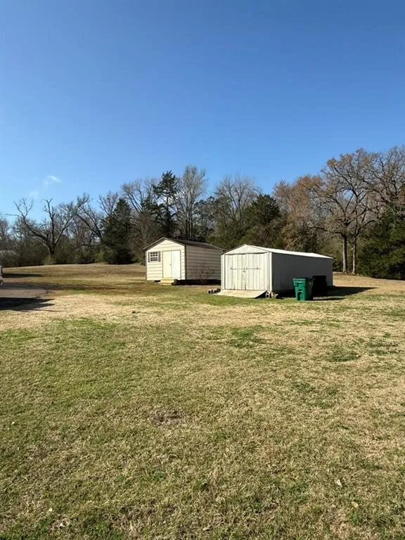 517 An County Road 147 Palestine, TX 75801