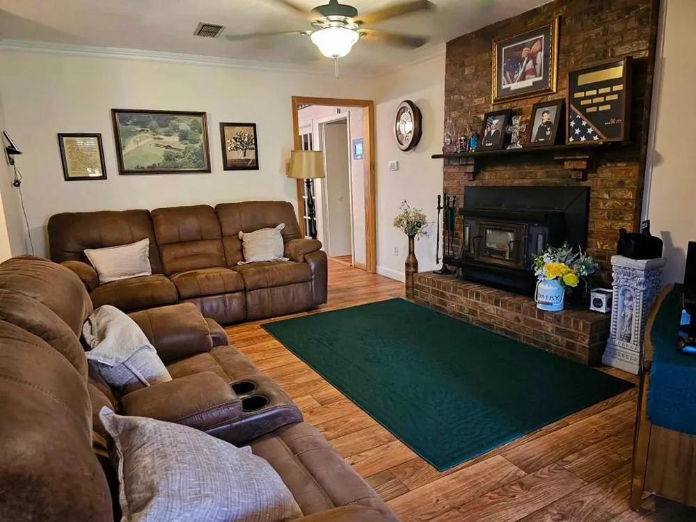 517 An County Road 147 Palestine, TX 75801