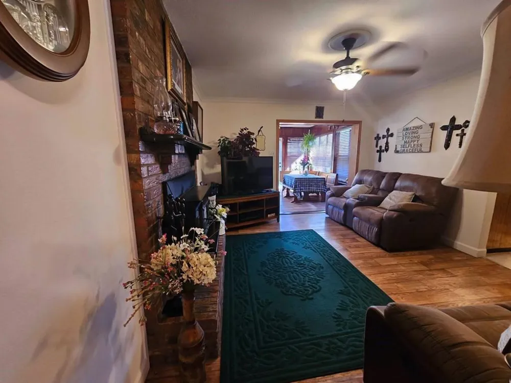 517 An County Road 147 Palestine, TX 75801
