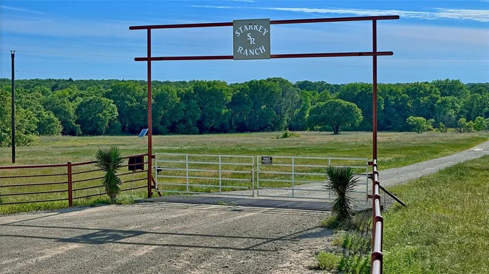 500 Starkey Ranch Rd St Jo, TX 76265