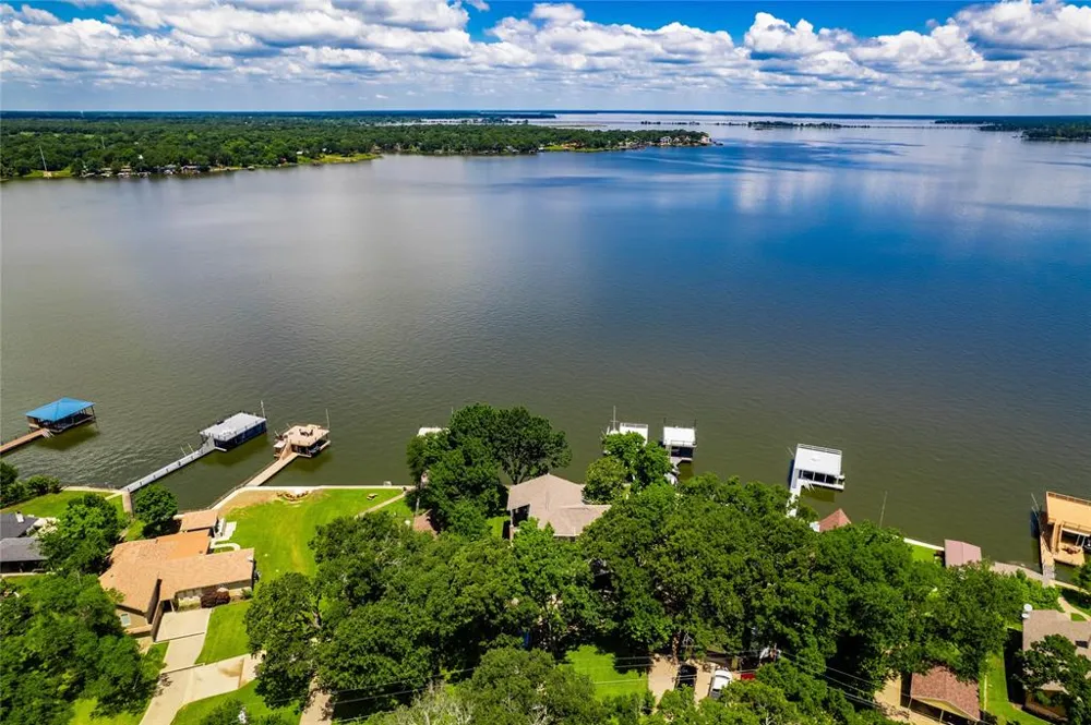 1232 Whispering Springs Drive Tool, TX 75143