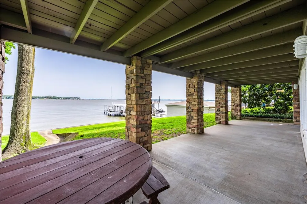 1232 Whispering Springs Drive Tool, TX 75143