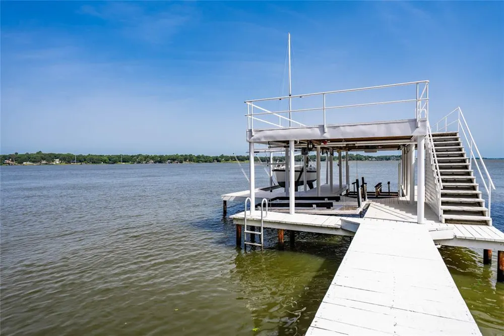 1232 Whispering Springs Drive Tool, TX 75143