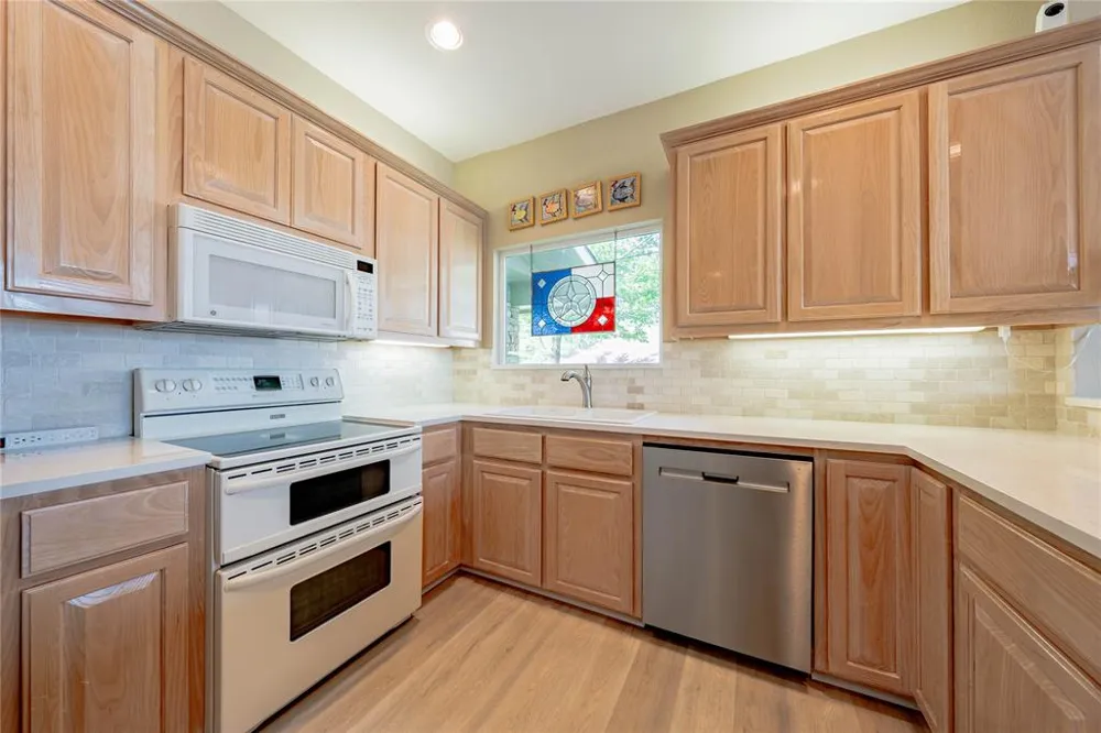 1232 Whispering Springs Drive Tool, TX 75143