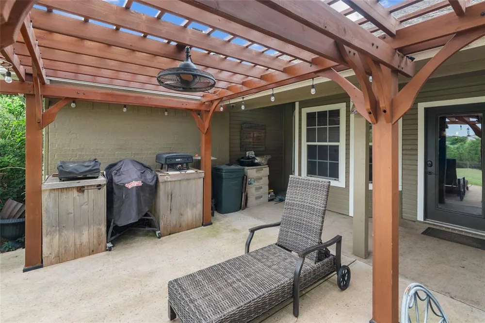 415 Stone Mountain Court Cresson, TX 76035