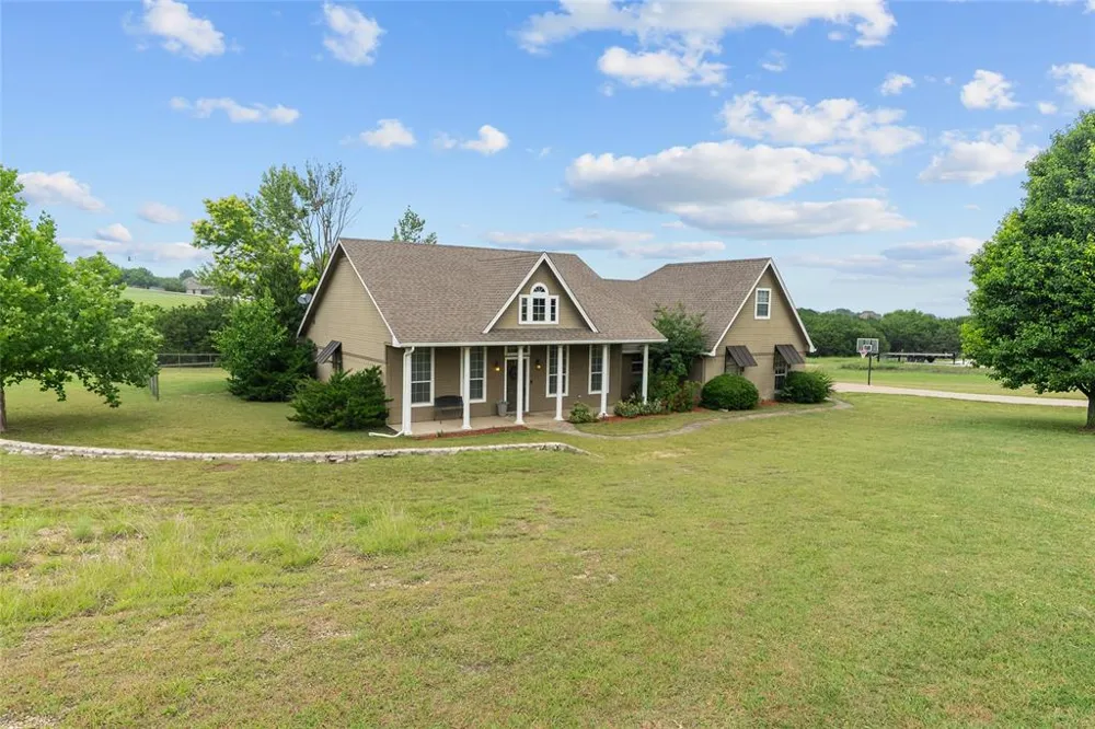415 Stone Mountain Court Cresson, TX 76035