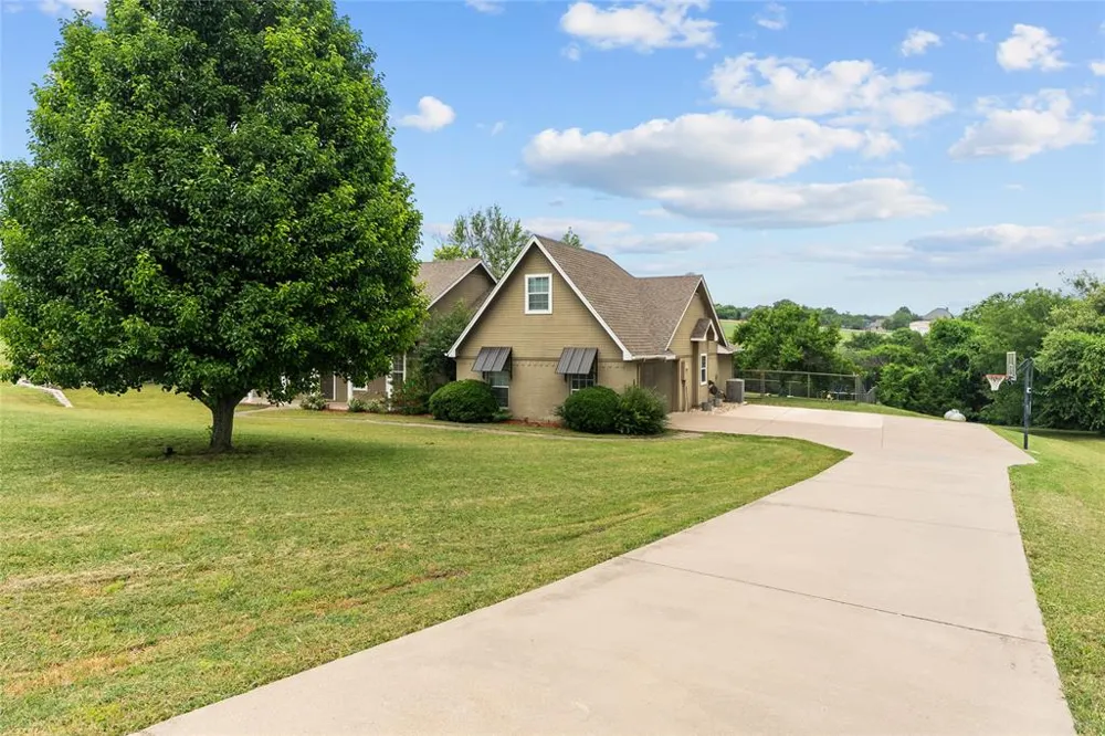 415 Stone Mountain Court Cresson, TX 76035