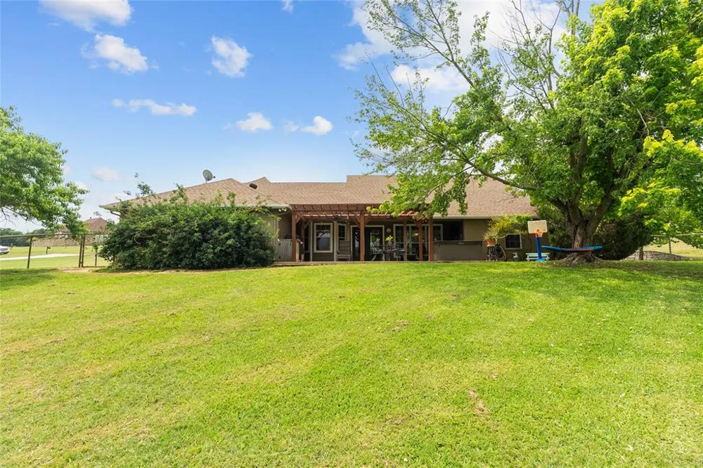 415 Stone Mountain Court Cresson, TX 76035