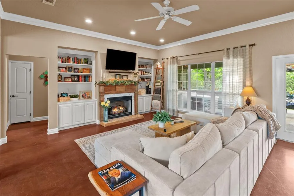 415 Stone Mountain Court Cresson, TX 76035