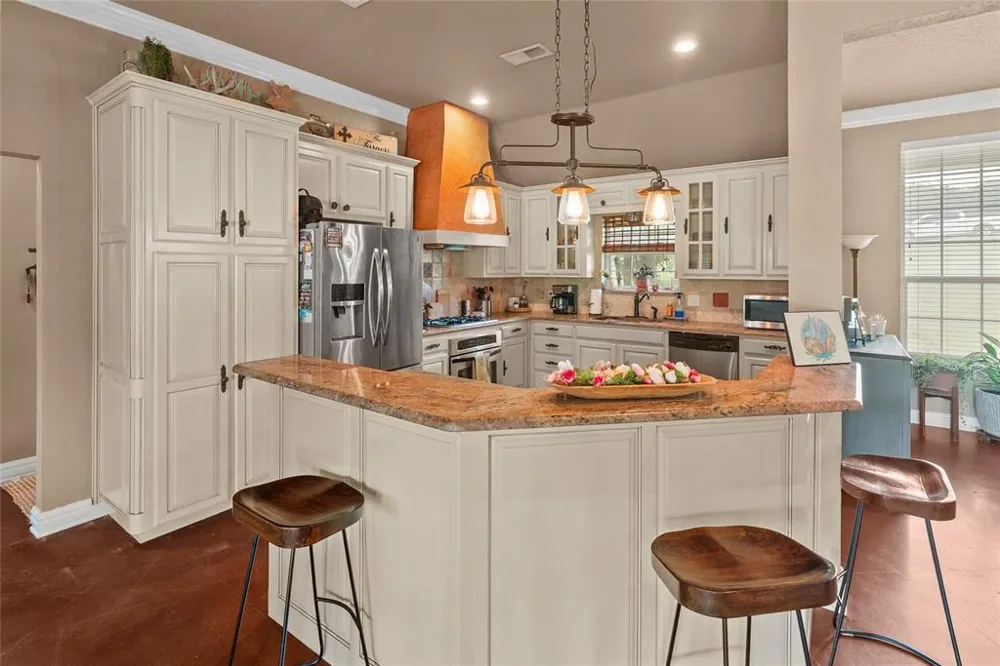 415 Stone Mountain Court Cresson, TX 76035