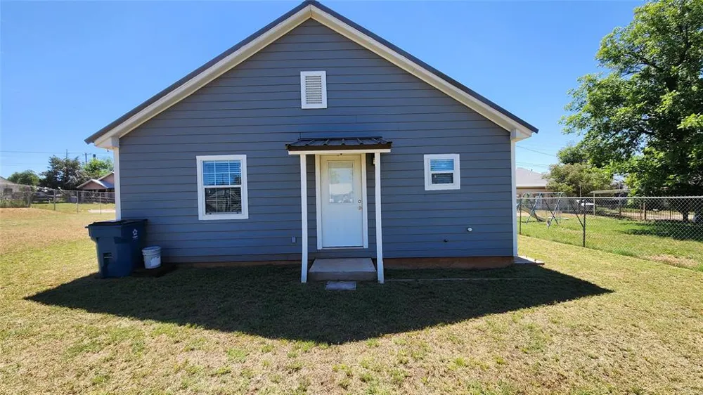 809 Bowie Street Sweetwater, TX 79556