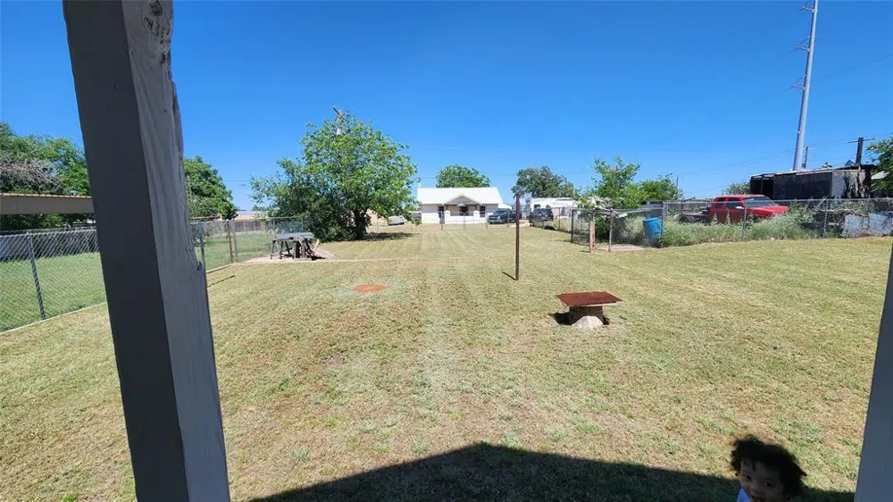 809 Bowie Street Sweetwater, TX 79556