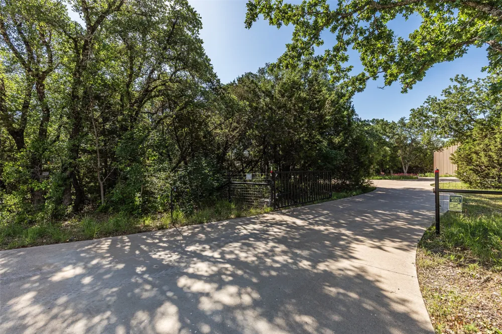 420 Private Road 1400 E Morgan, TX 76671