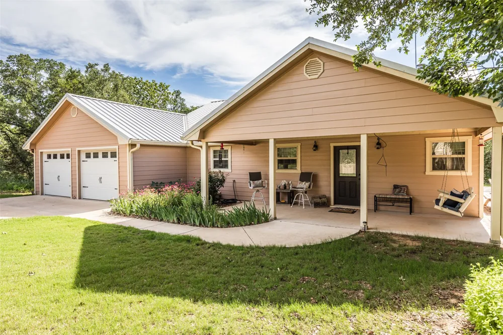 420 Private Road 1400 E Morgan, TX 76671