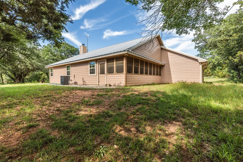 420 Private Road 1400 E Morgan, TX 76671