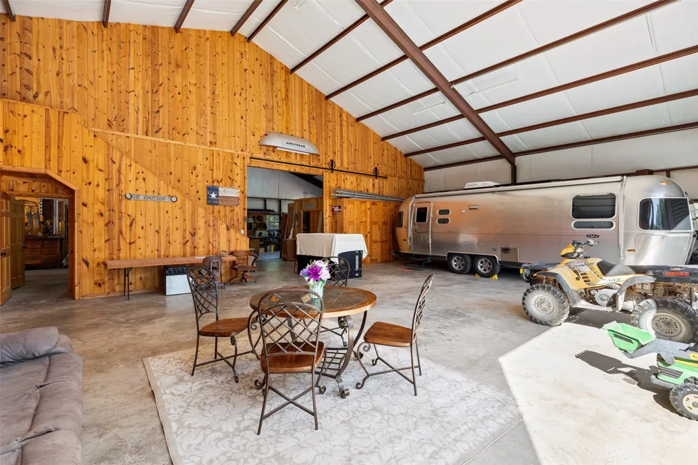 420 Private Road 1400 E Morgan, TX 76671