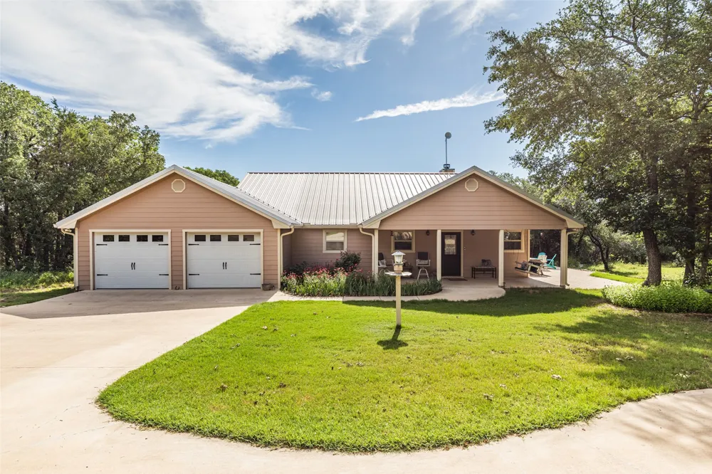 420 Private Road 1400 E Morgan, TX 76671