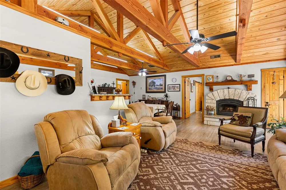 420 Private Road 1400 E Morgan, TX 76671