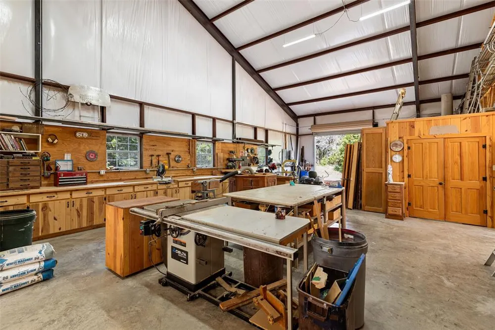 420 Private Road 1400 E Morgan, TX 76671