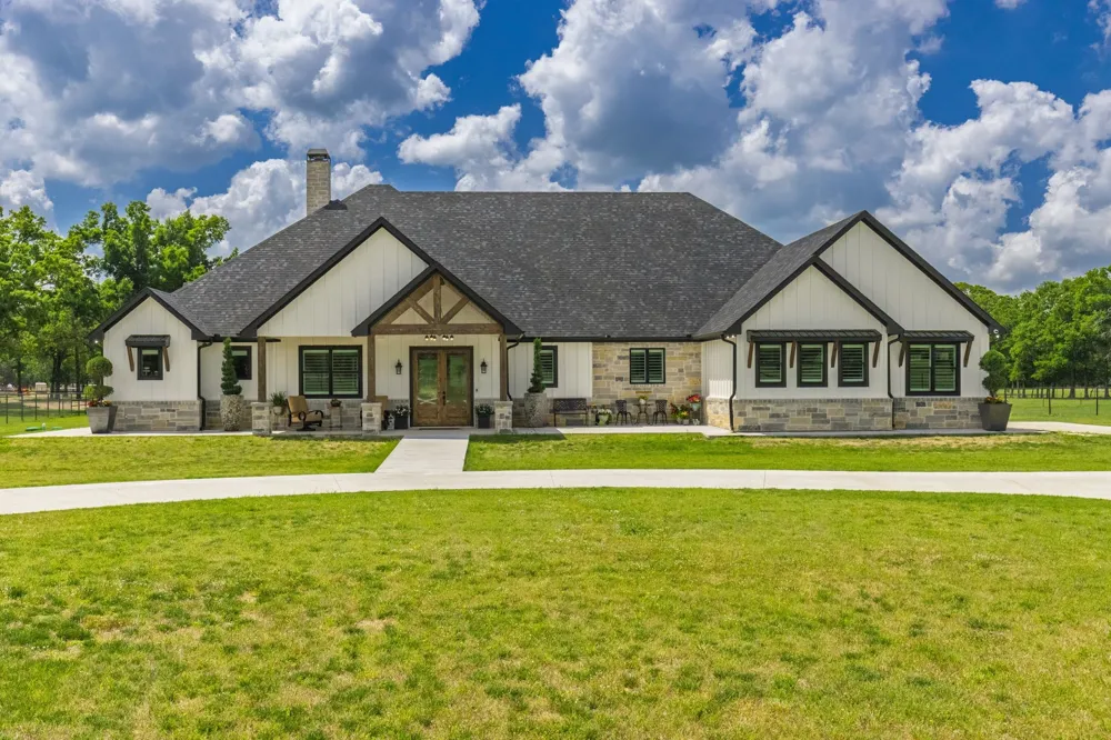 300 County Road 3636 Road Dike, TX 75437