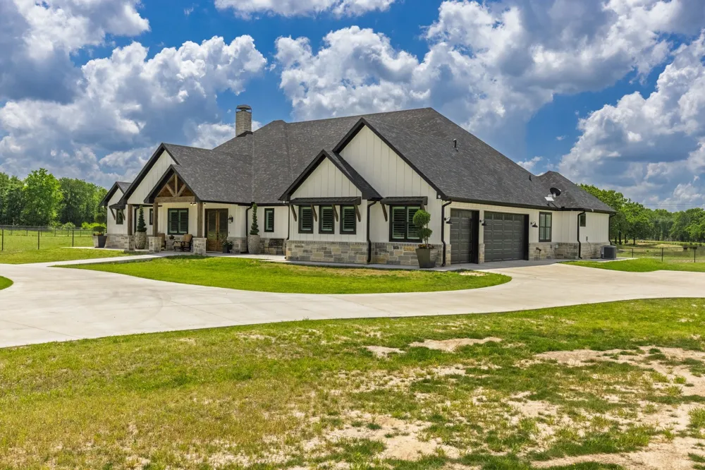 300 County Road 3636 Road Dike, TX 75437