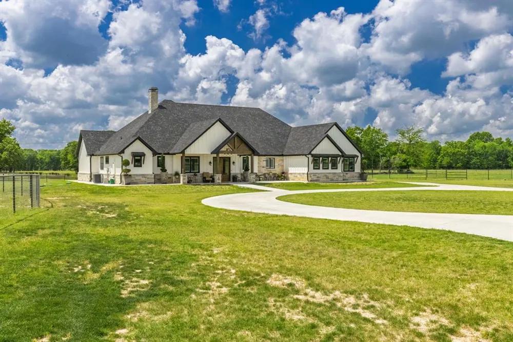 300 County Road 3636 Road Dike, TX 75437